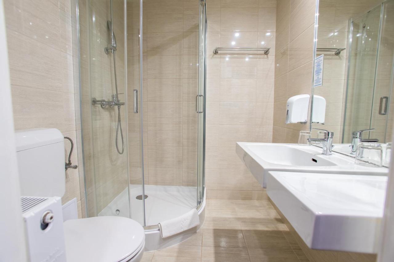 Hotel Arpad Tatabánya Εξωτερικό φωτογραφία