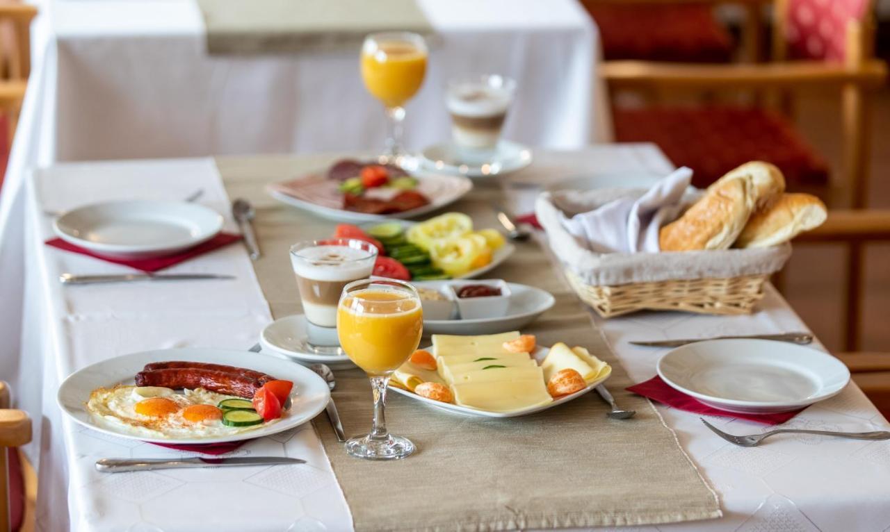 Hotel Arpad Tatabánya Εξωτερικό φωτογραφία