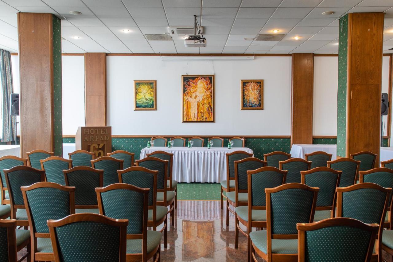 Hotel Arpad Tatabánya Εξωτερικό φωτογραφία