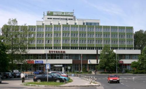 Hotel Arpad Tatabánya Δωμάτιο φωτογραφία