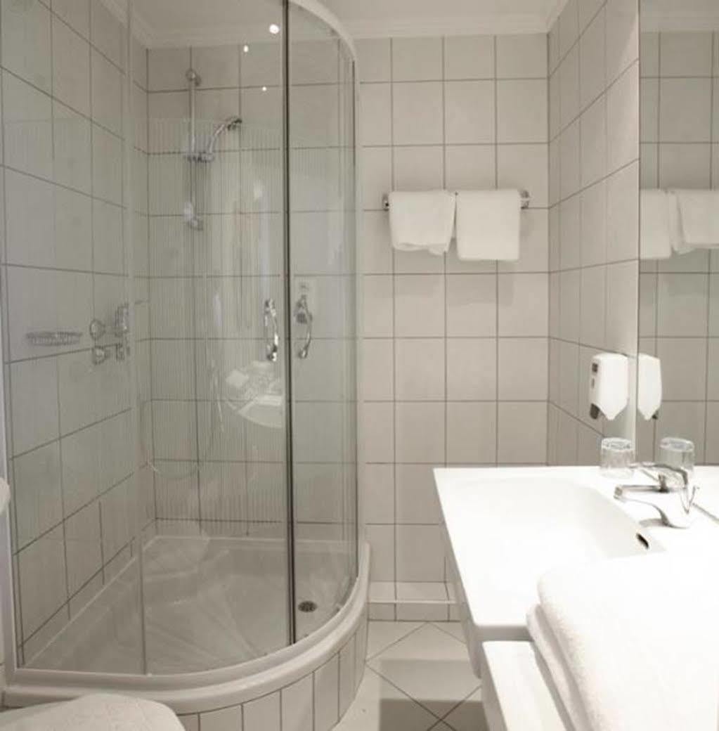 Hotel Arpad Tatabánya Εξωτερικό φωτογραφία