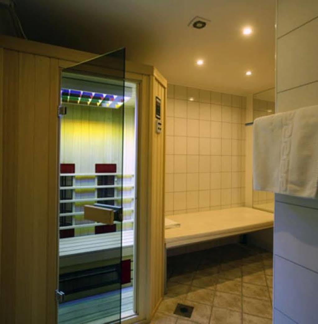 Hotel Arpad Tatabánya Εξωτερικό φωτογραφία